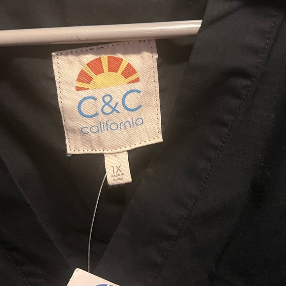 Casual black v neck blouse - Picture 2 of 3